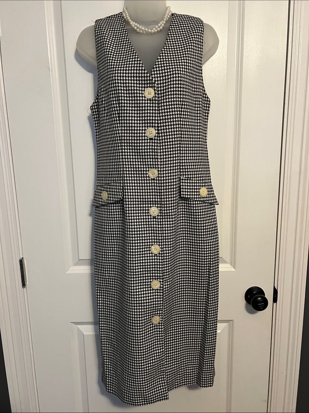Petite Sophisticate Black and White Houndstooth Button-Front Dress Vintage (6)